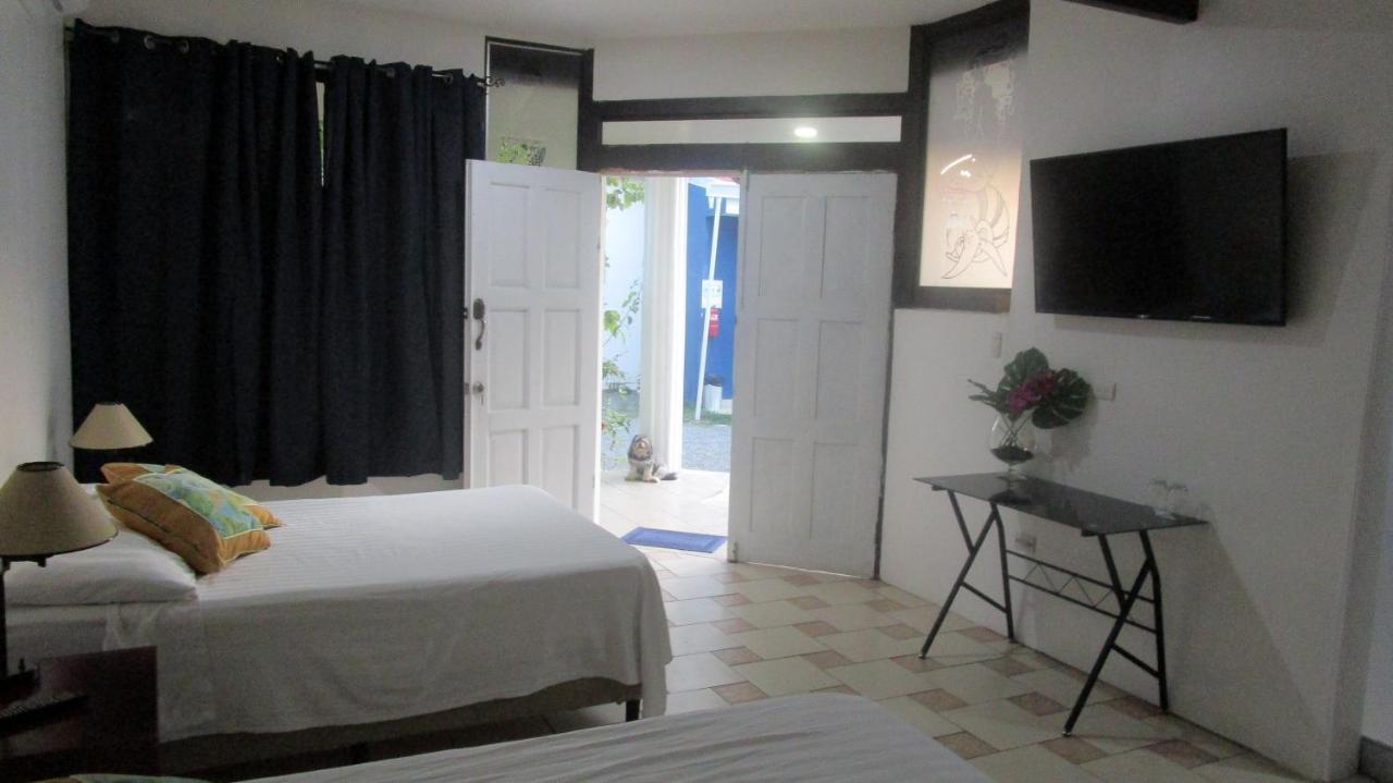 Hotel Sueno Tranquilo à Quepos Extérieur photo