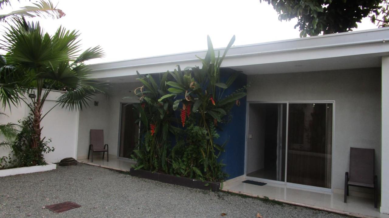 Hotel Sueno Tranquilo à Quepos Extérieur photo
