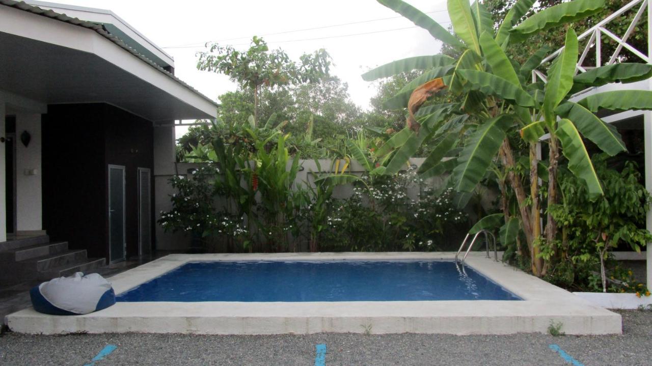 Hotel Sueno Tranquilo à Quepos Extérieur photo
